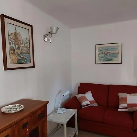 Casa Il Glicine Apartment